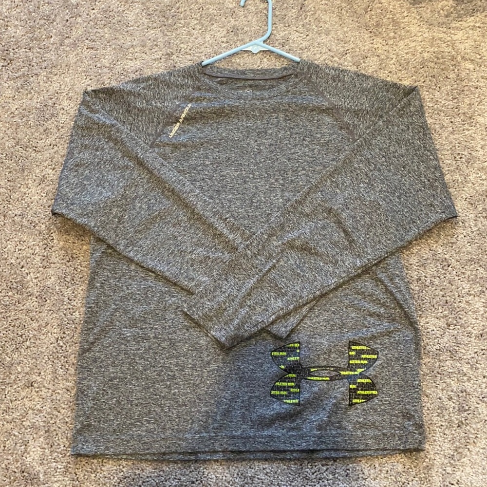 Under Armour mens heat gear LS shirt size M EUC